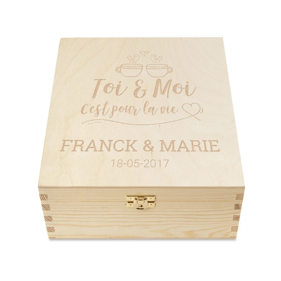 Boîte à thé en bois avec couvercle gravé