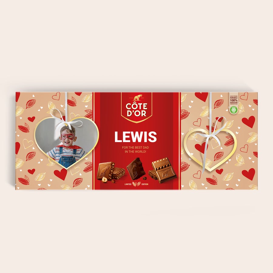 Personalizovaná Mega Côte d'Or Táto obrovská personalizovaná Côte d'Or čokoláda s fotkou dieťaťa a menom Lewis pre najlepšieho otca je skutočným prekvapením!