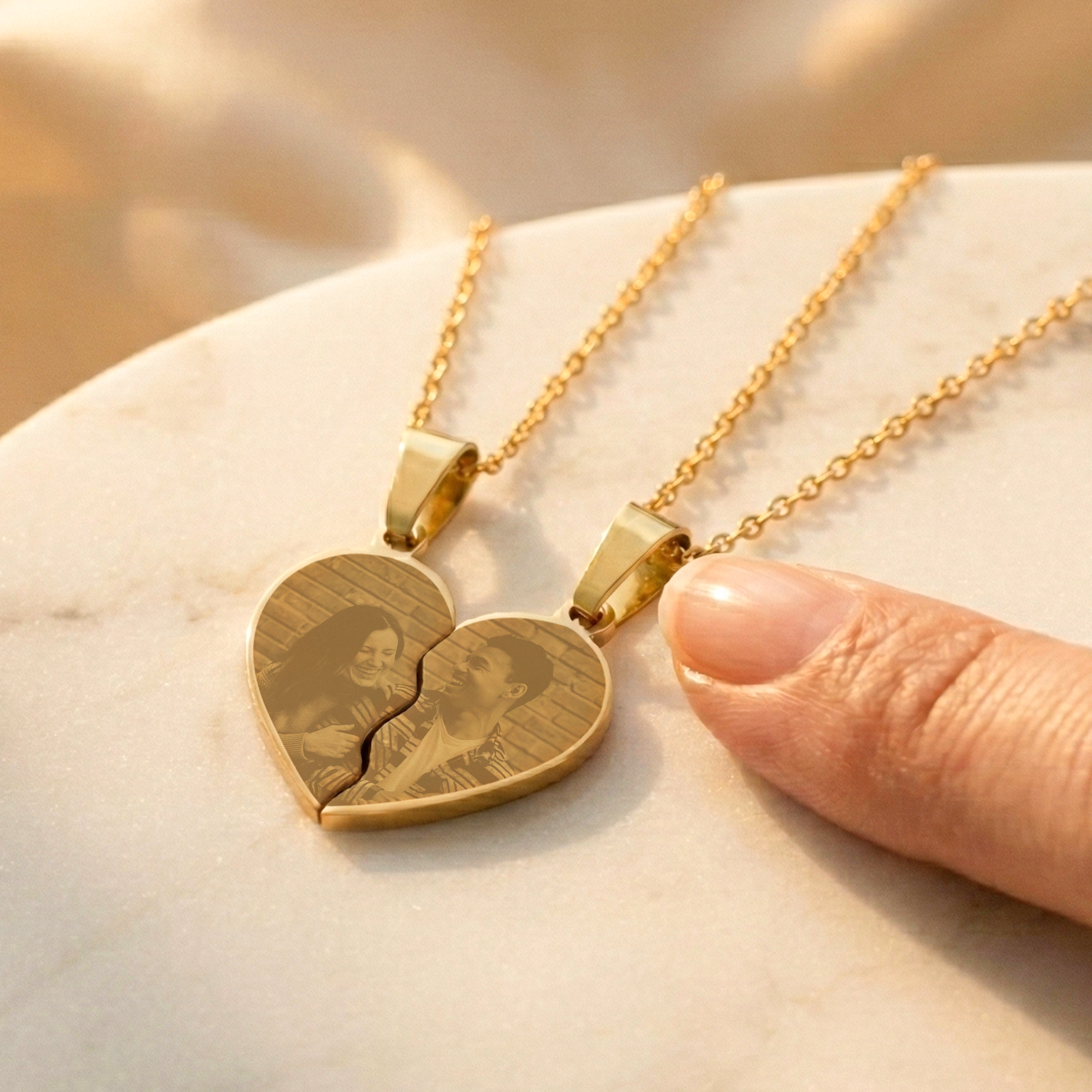 Pendentif en argent gravé - cœur brisé