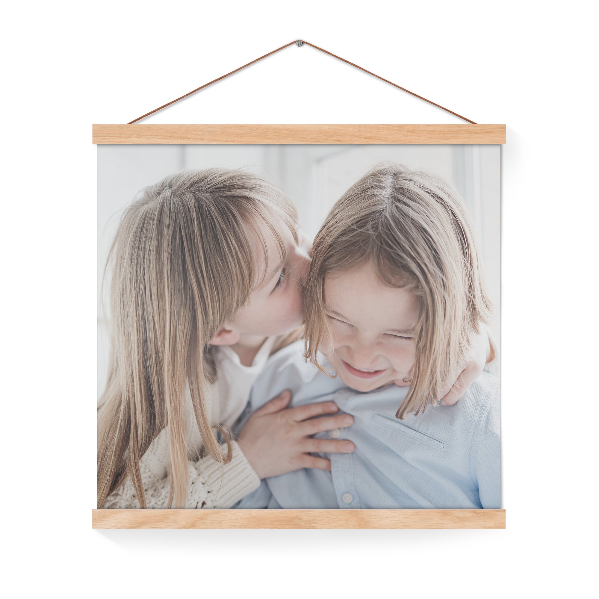 Personalizowany plakat z drewnianym magnetycznym wieszaczkiem 40 x 40 cm