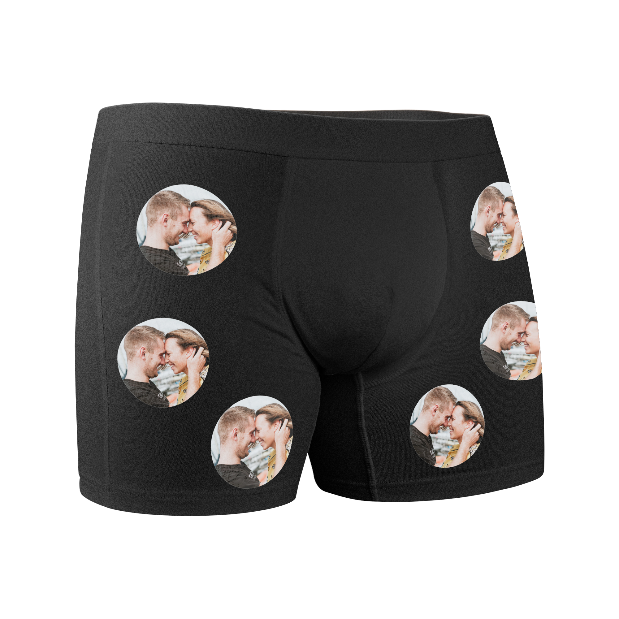 Sorte boxershorts med dit eget foto gentaget i runde motiver. Hvem vil du overraske med disse unikke boxershorts med foto?