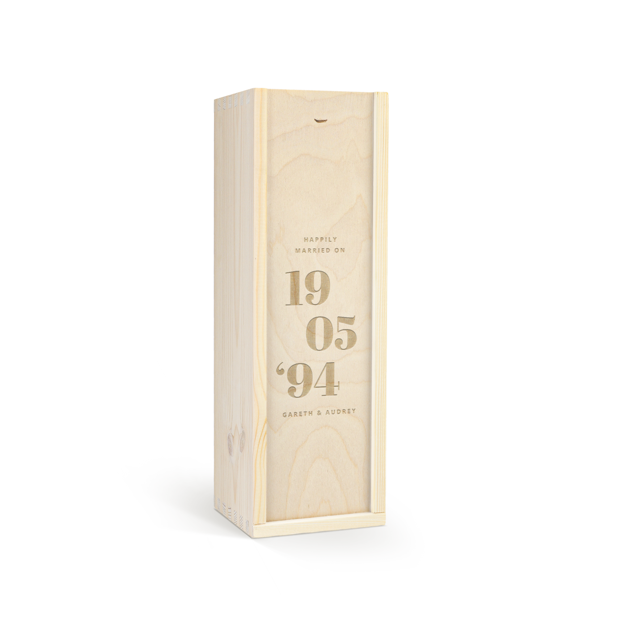 Confezione in legno chiaro incisa con "Happily Married On 19 05 '94 Gareth & Audrey" per bottiglia di whisky