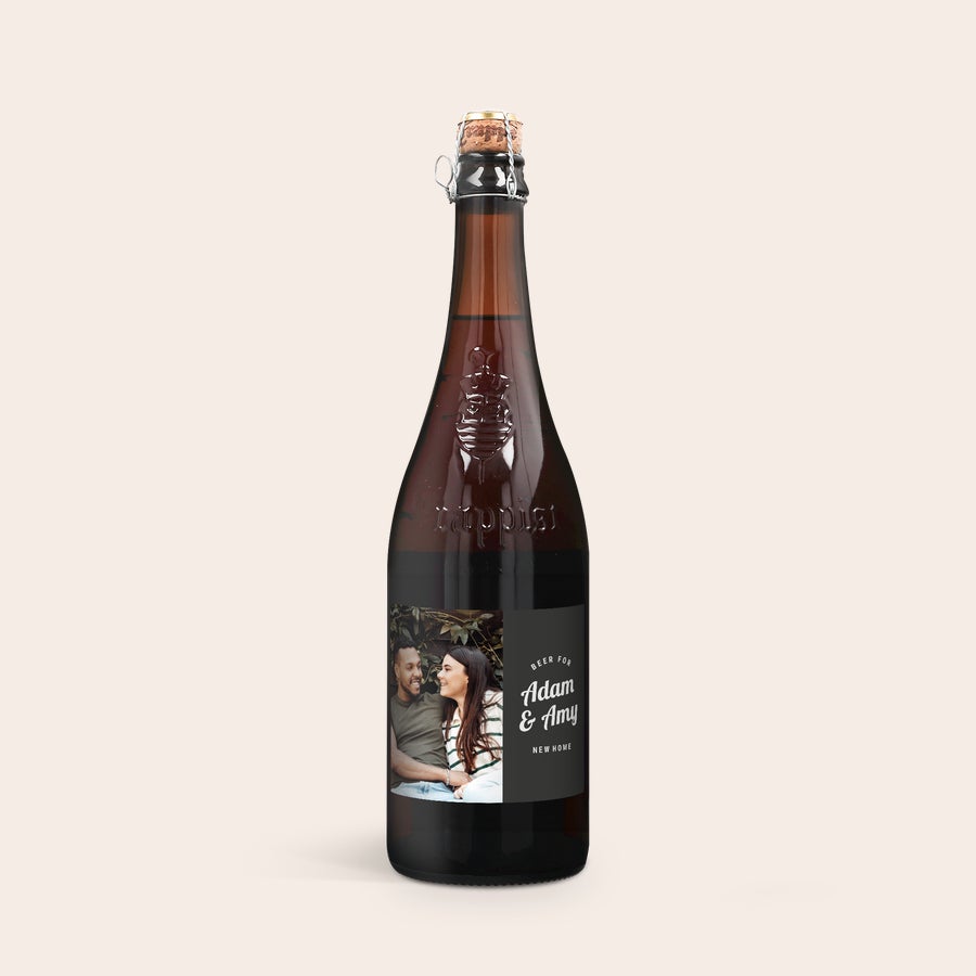La Trappe Isid'or Personalizzato Birra personalizzata La Trappe Quadrupel con etichetta fotografica "Adam & Amy New Home"