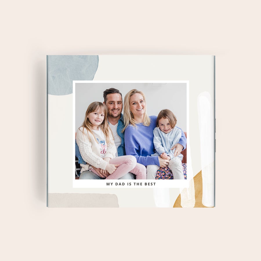 Praline Milka Ziua Tatălui Cutie cadou personalizată Milka cu poza de familie imprimată și textul My Dad is the Best, pentru Ziua Tatălui.