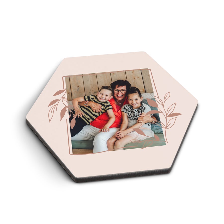 Coasters Seks-sidet personlig bordskåner med et printet foto af en kvinde og to børn, og et bladdesign, der holder enhver overflade perfekt.