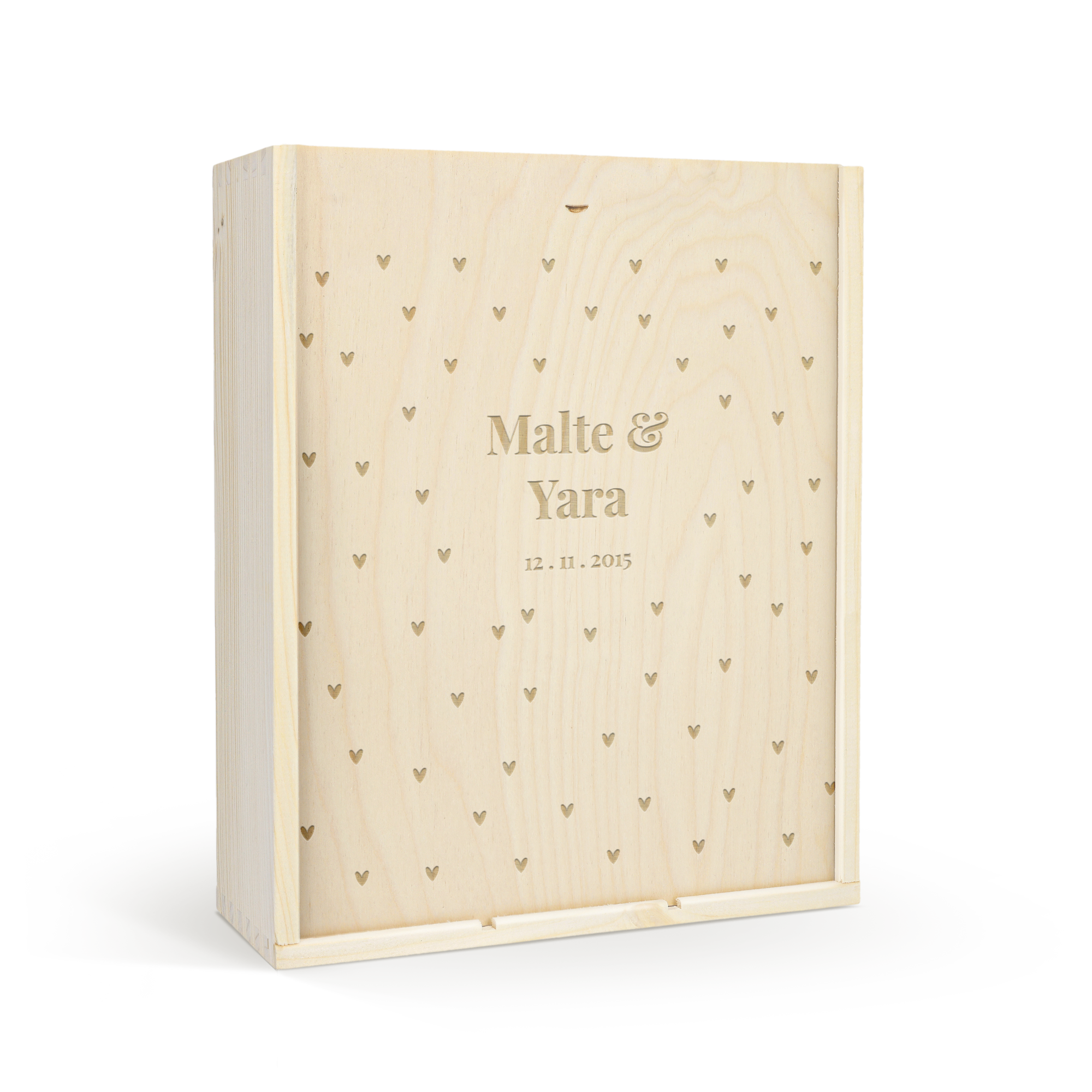 Moët & Chandon Brut Champagner Geschenk in Holzkiste mit Gravur "Malte & Yara 12.11.2015" und kleinen Herzen