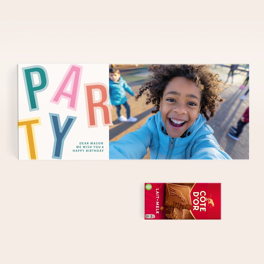 Mega CĂŽte d'Or med tryckt namn Personlig XXL CĂŽte d'Or chokladkaka - YSP design med anpassad bild och texten "Dear Mason, We wish you a Happy Birthday".