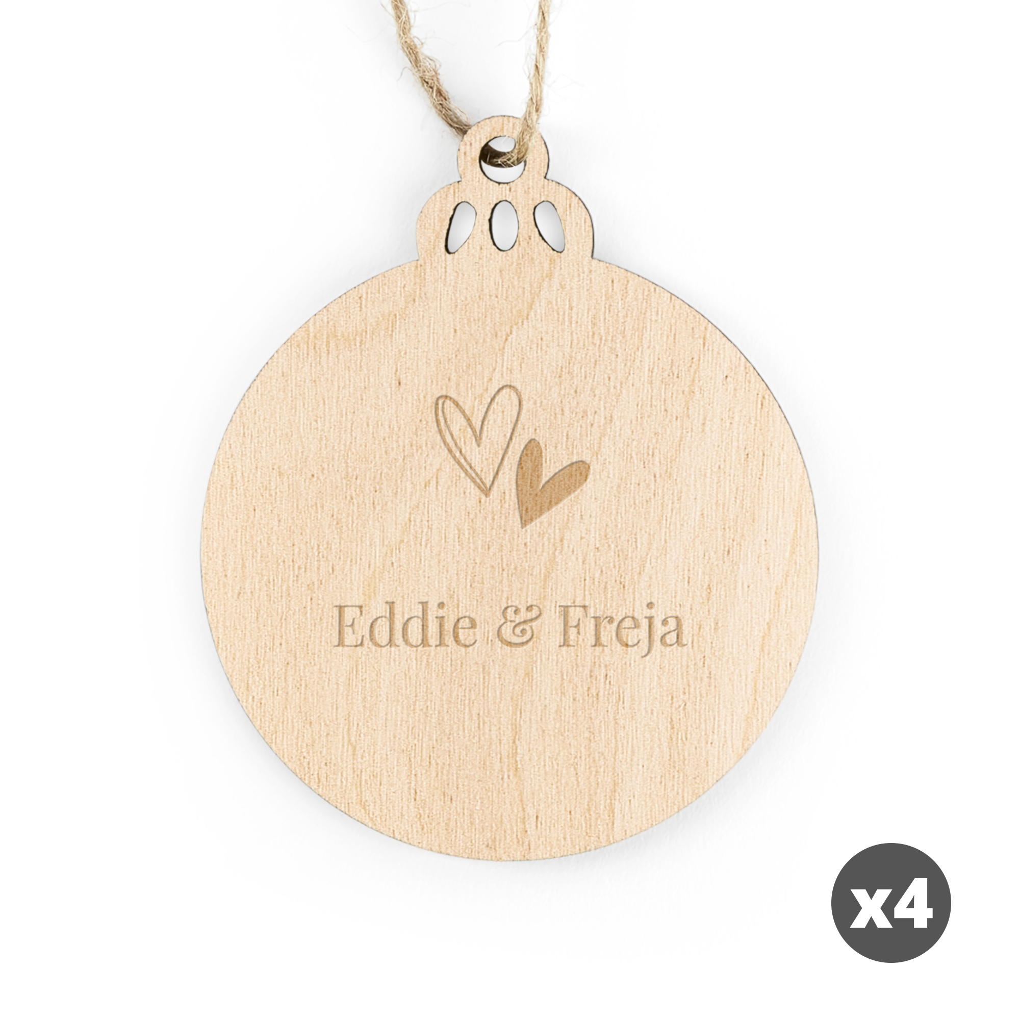 Graverad julstjärnad dekoration i trä