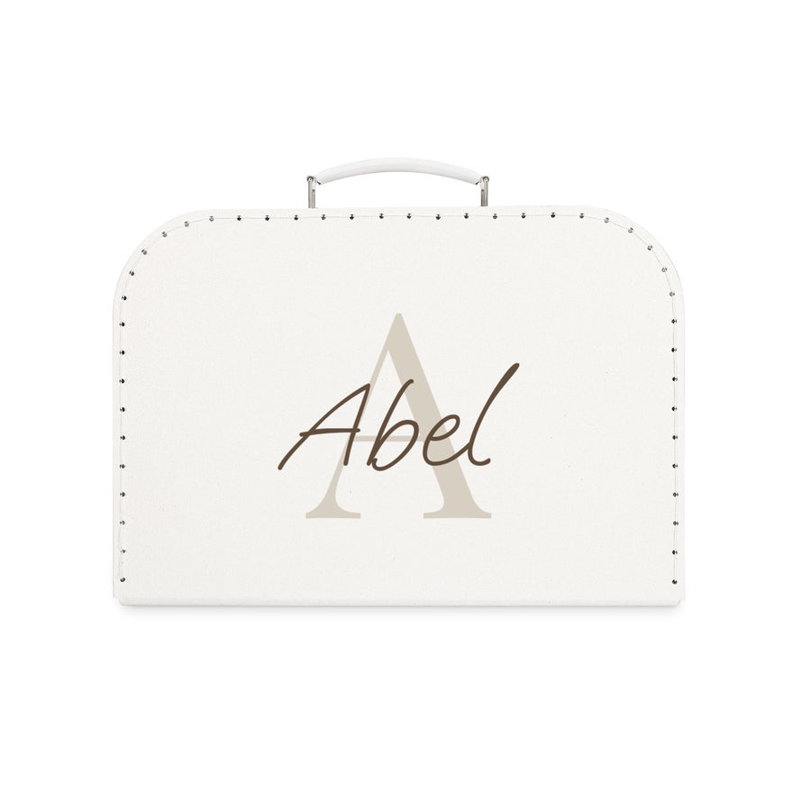 Trykt barnas koffert Lekekoffert med trykk, Abel-design og personlig navn Abel i brun skrift.