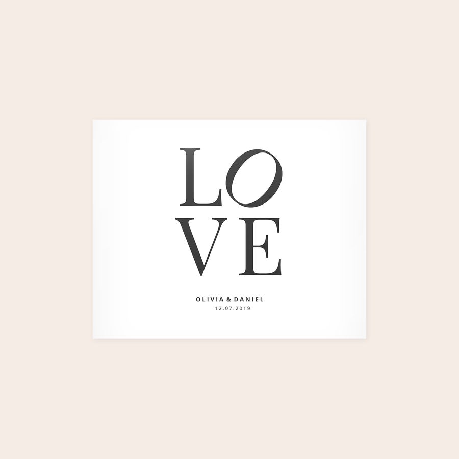 Poster photo personnalisé Poster personnalisé avec le mot LOVE en noir et les noms Olivia & Daniel avec la date 12.07.2019