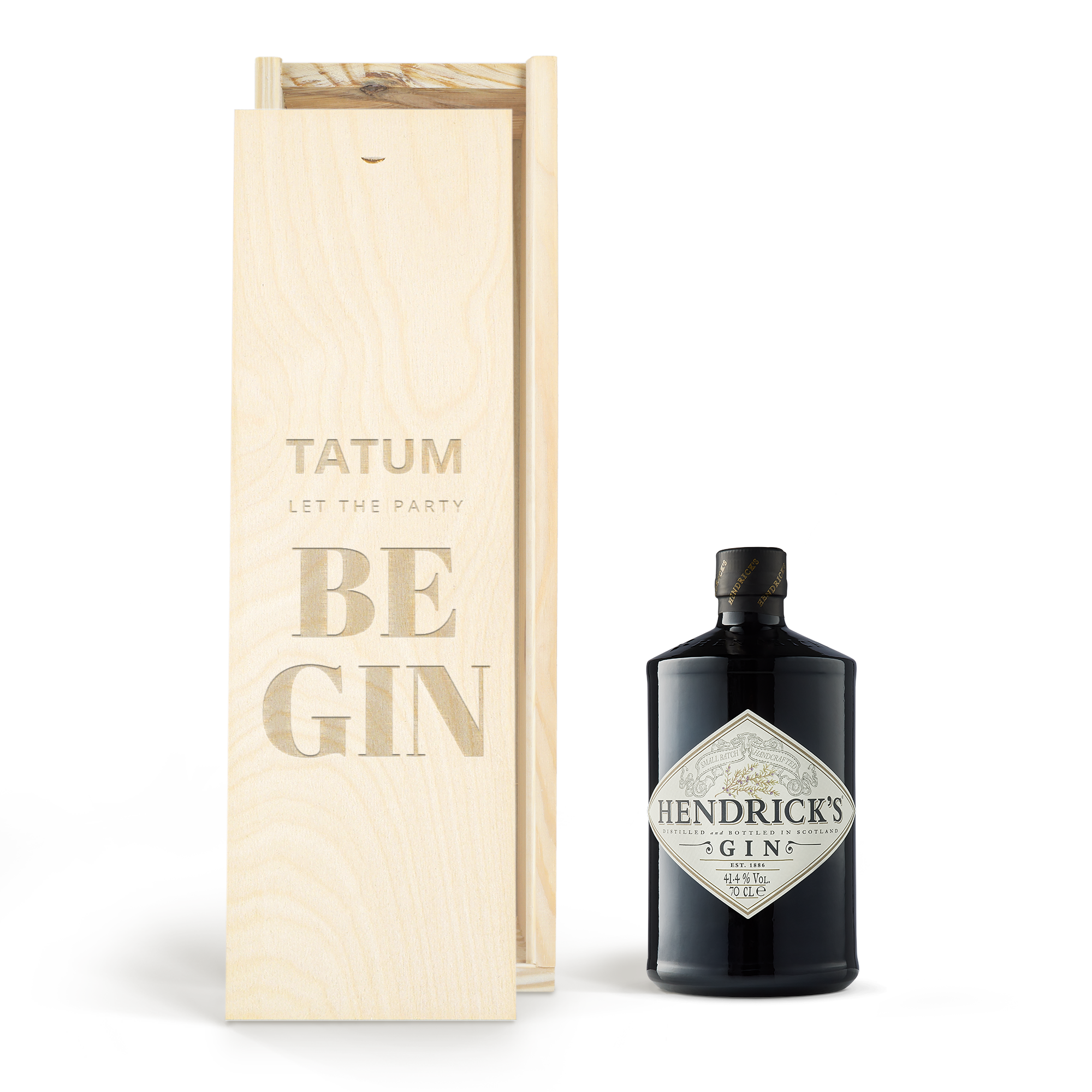 Hendrick's gin vésett fadobozban, személyre szabott szöveggel: "TATUM LET THE PARTY BE GIN"
