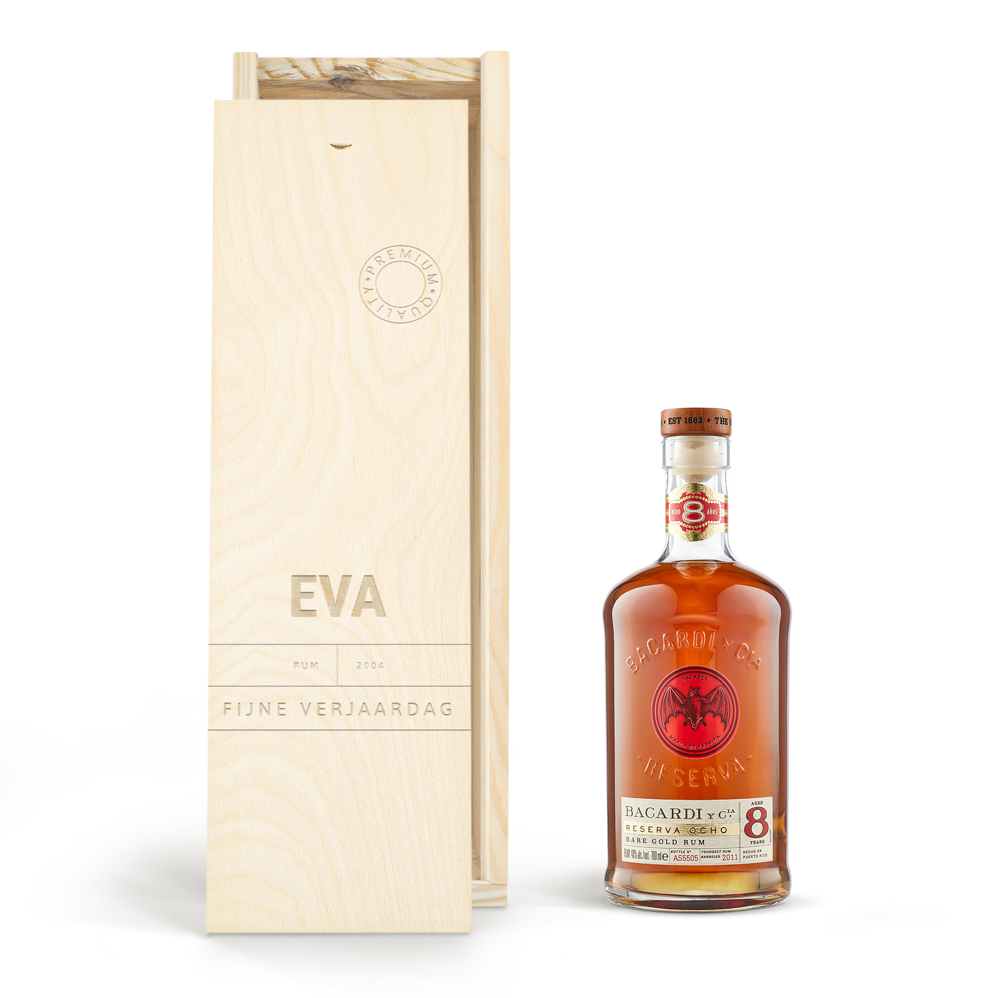 Rum in gegraveerde kist - Bacardi Reserva Ocho