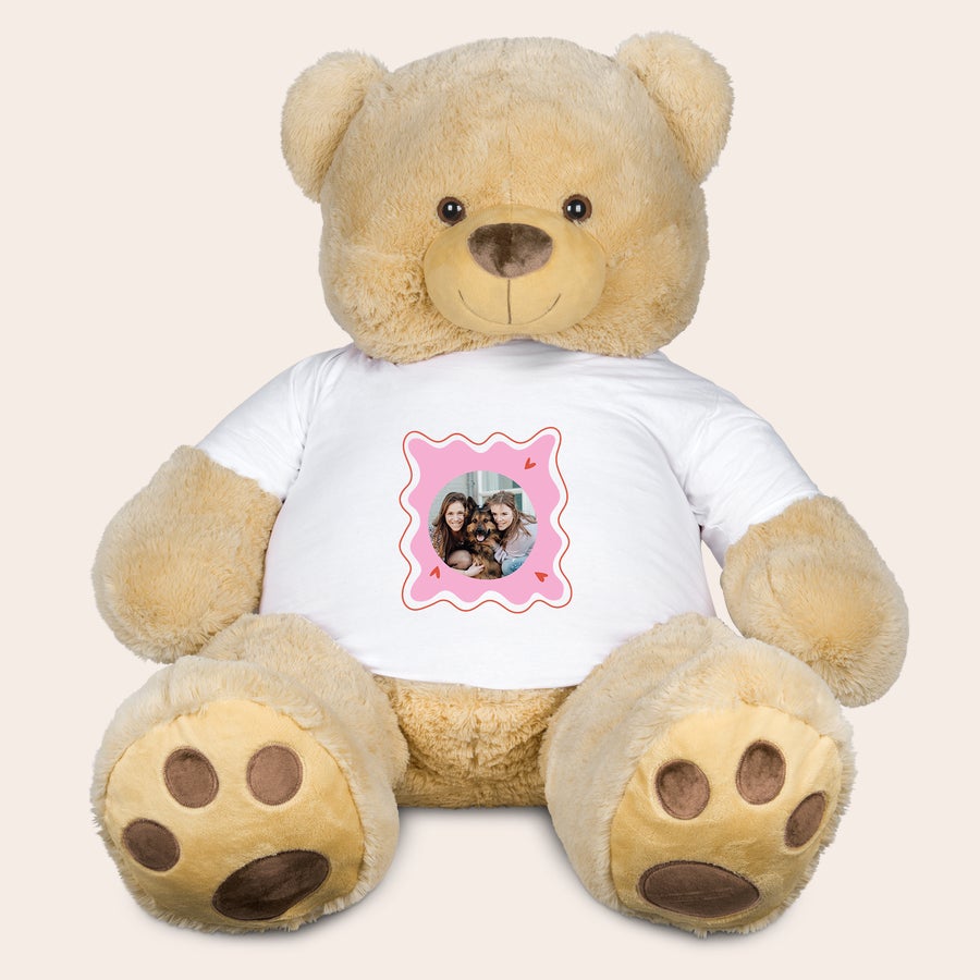 Jättinalle pehmolelu - 1,30 metriä! Söpö jättinalle valkoisessa T-paidassa, jossa on painettuna oma valokuva ja vaaleanpunainen kehys