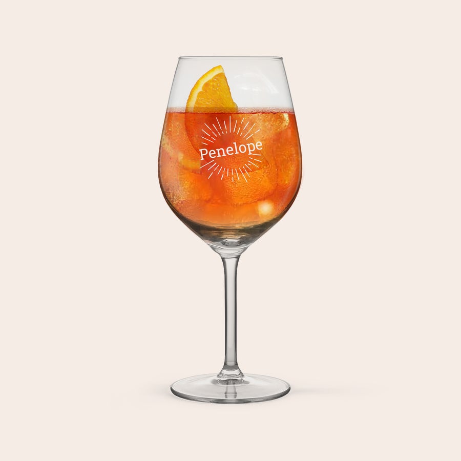 Copo de Spritz Personalizado Copo de Aperol Spritz personalizado com o nome "Penelope" gravado e rodela de laranja