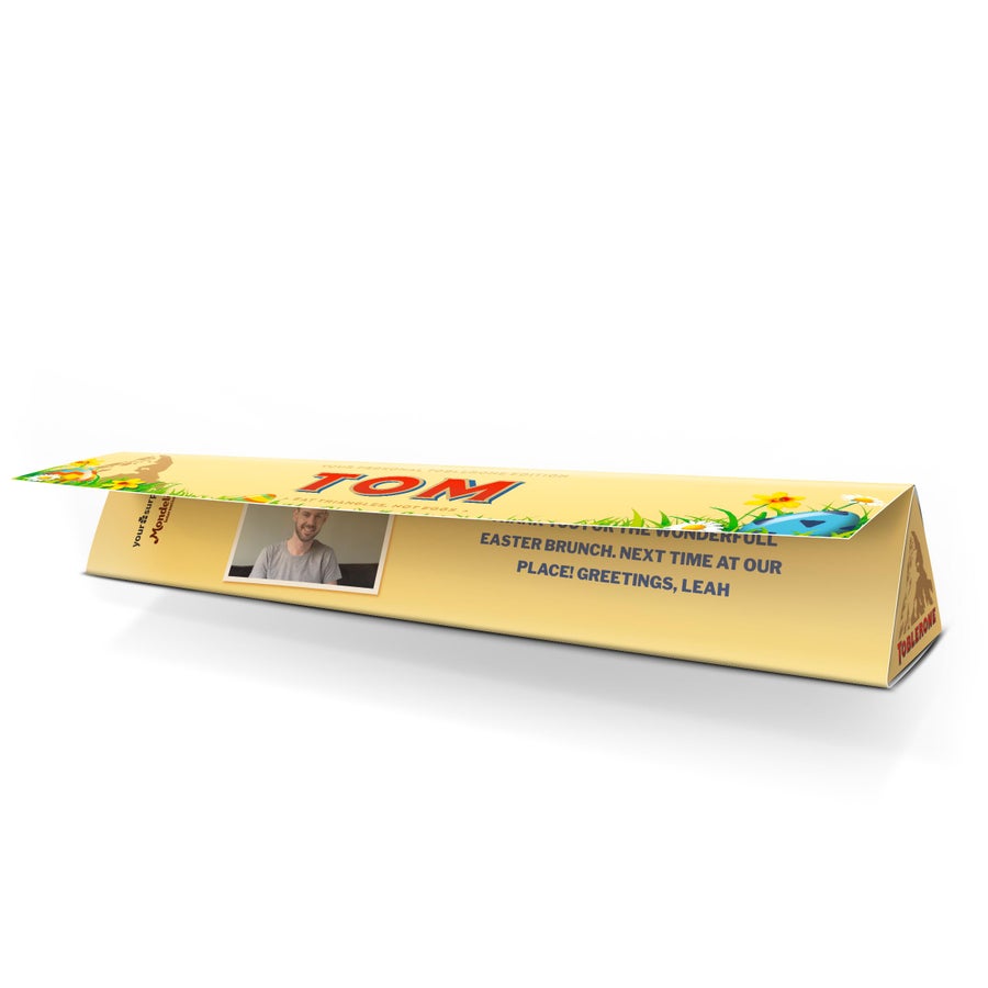Velikonoční Toblerone čokoláda se jménem TOM a fotkou muže, potištěná osobním textem