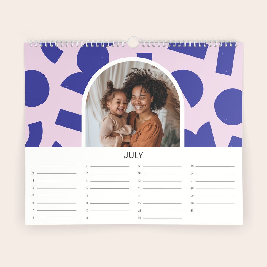 Calendário do aniversário Calendário de aniversários de julho personalizado com uma foto de mãe e filha, personalize já o seu calendário.