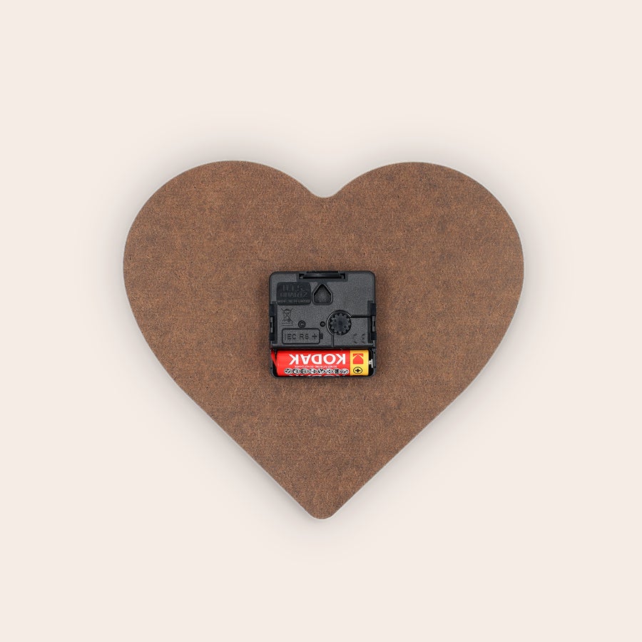 Clock - Heart Hodiny v tvare srdca s mechanizmom a batériou Kodak, ktoré si môžete vytvoriť s vlastnou fotografiou a textom.
