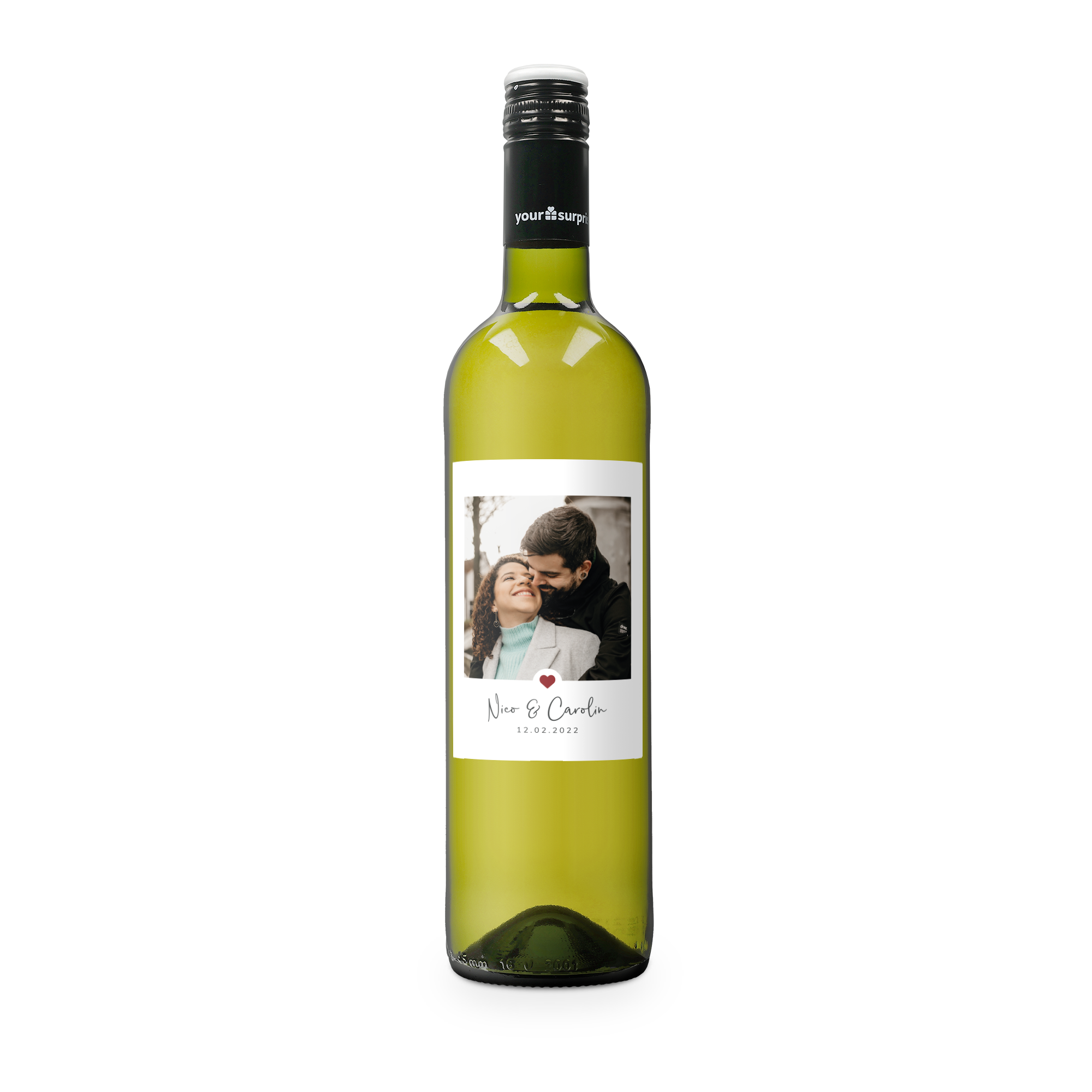 Weinflasche Maison de la Surprise Sauvignon Blanc mit eigenem Etikett, bedruckt mit Foto eines Paares, Namen "Nico & Carolin" und dem Datum "12.02.2022" als Geschenk