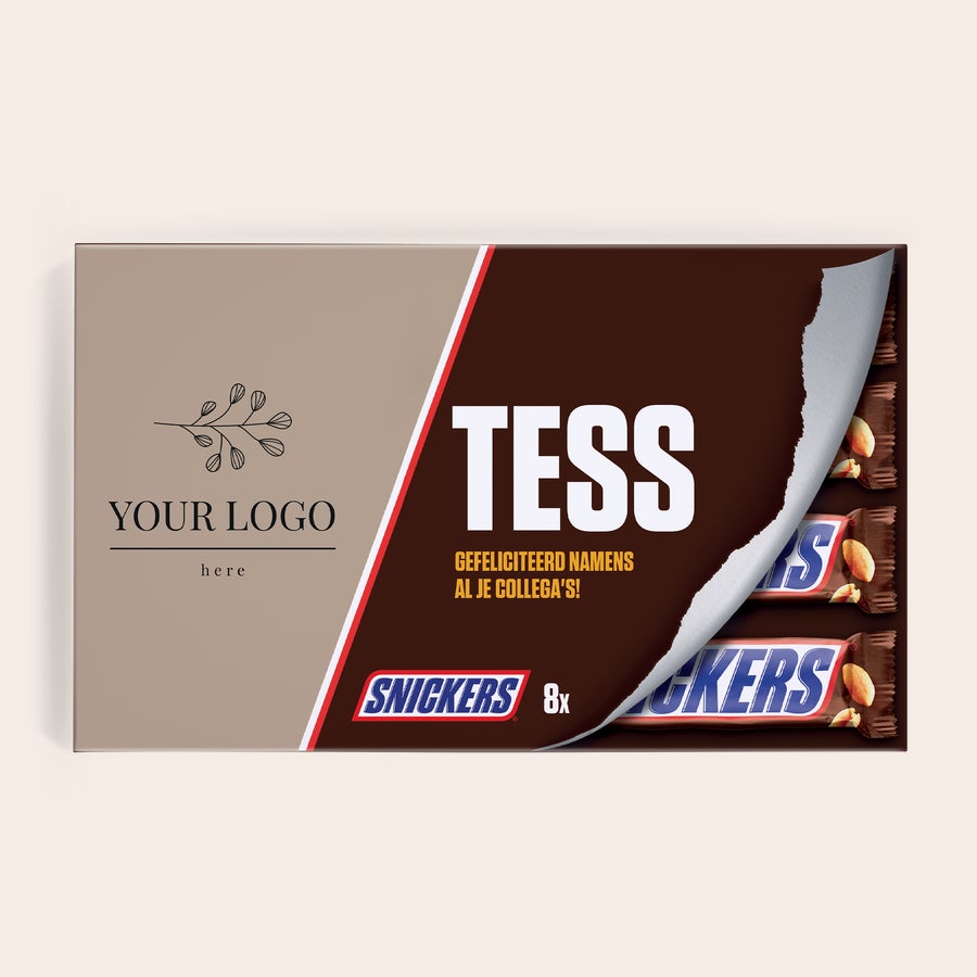 Gepersonaliseerde Snickers Repen Giftbox Snickers Bar Giftbox met naam Tess en logo, bedrukt met tekst Gefeliciteerd namens al je collega's