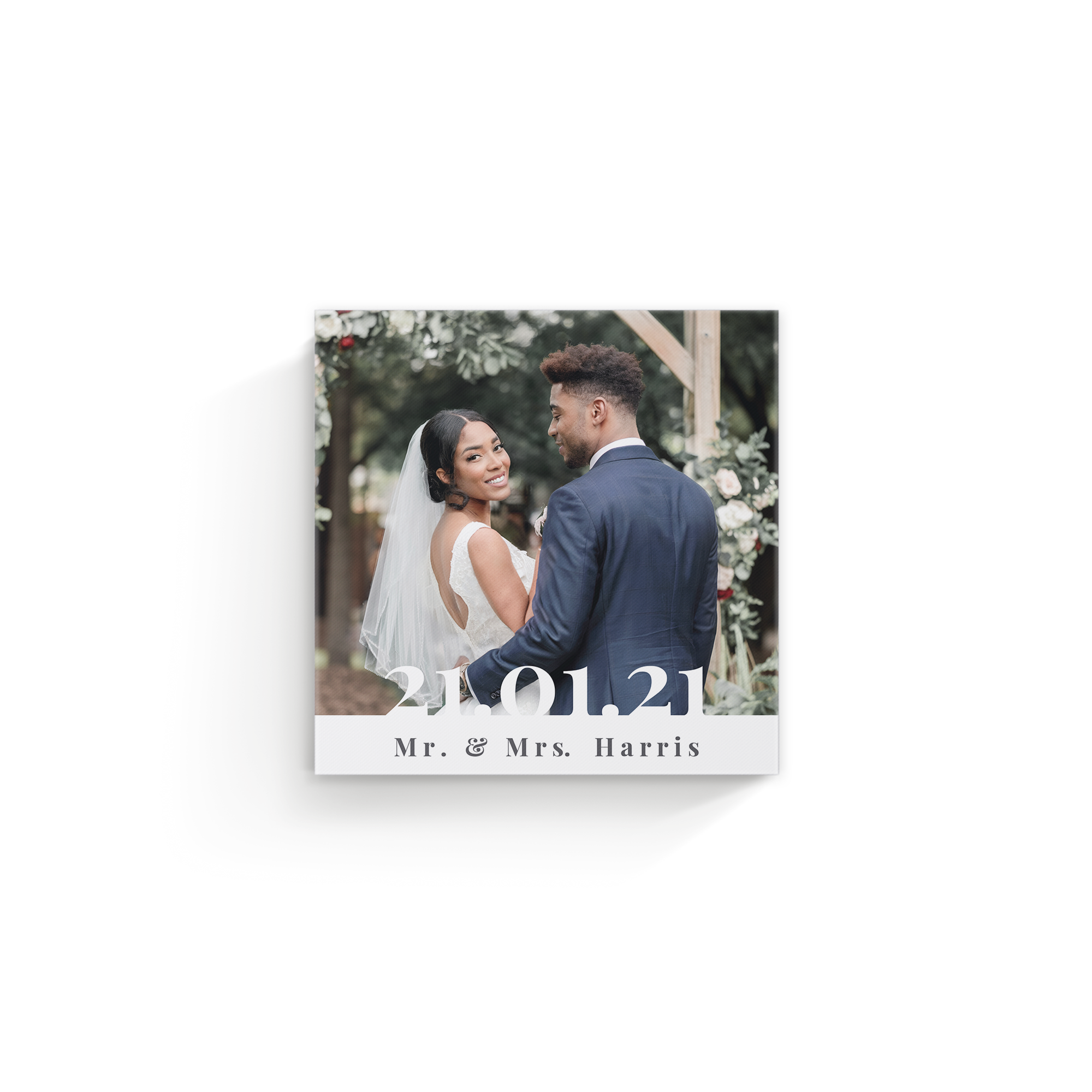 Stampa su tela con foto personalizzata di una coppia di sposi con data 21.01.21 e testo Mr. & Mrs. Harris