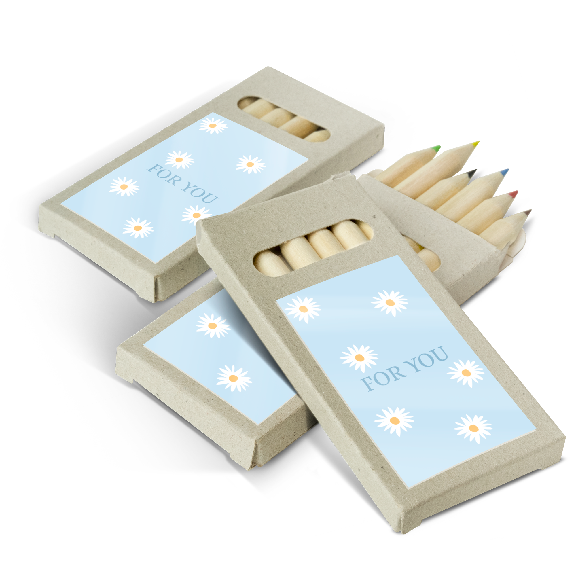 Drei Buntstifte in personalisierter Verpackung mit Gänseblümchen-Design, aufgedrucktem "FOR YOU" Schriftzug und sichtbaren bunten Minen, ideal als Gastgeschenk.