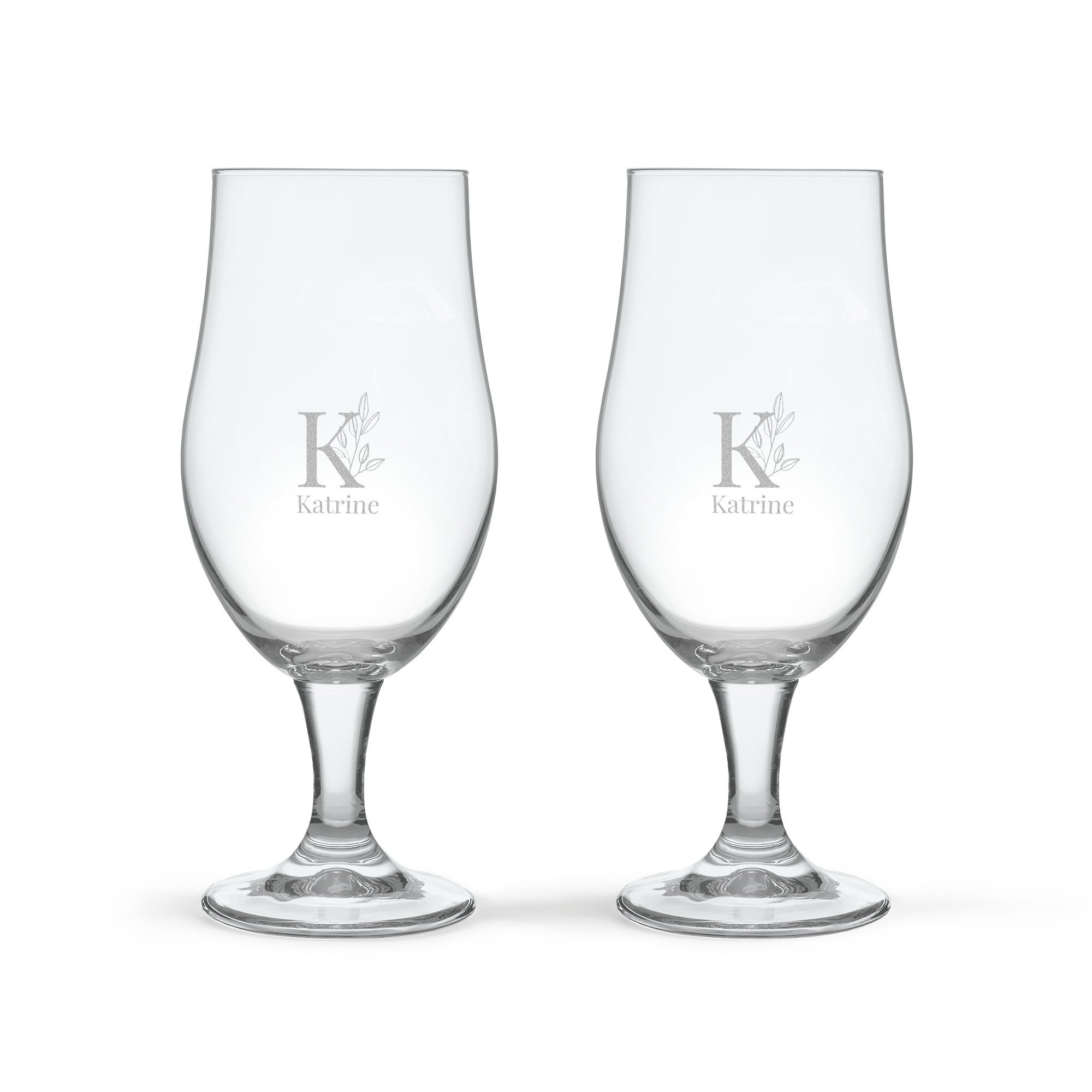 To indgraverede ølglas med initialet K og navnet Katrine, perfekt som personlig gave.