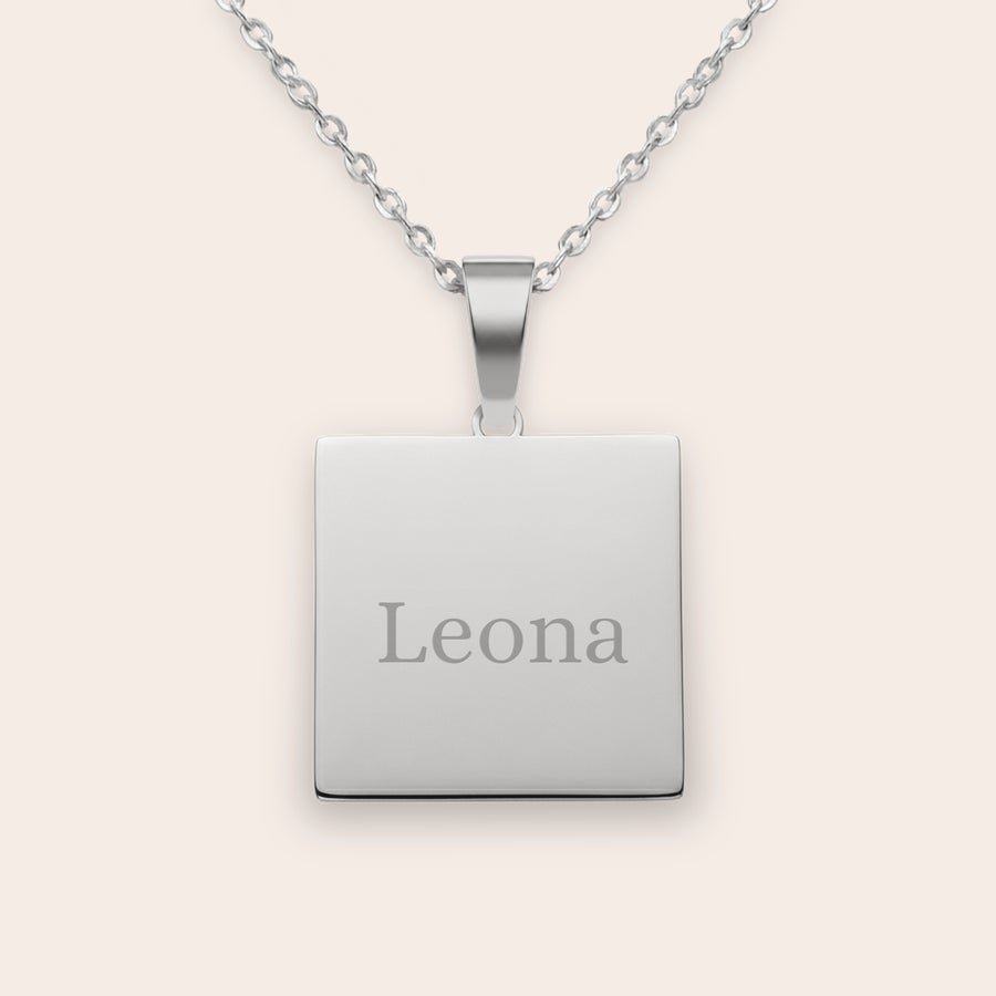 Halskæde med firkantet vedhæng Halskæde med firkantet vedhæng