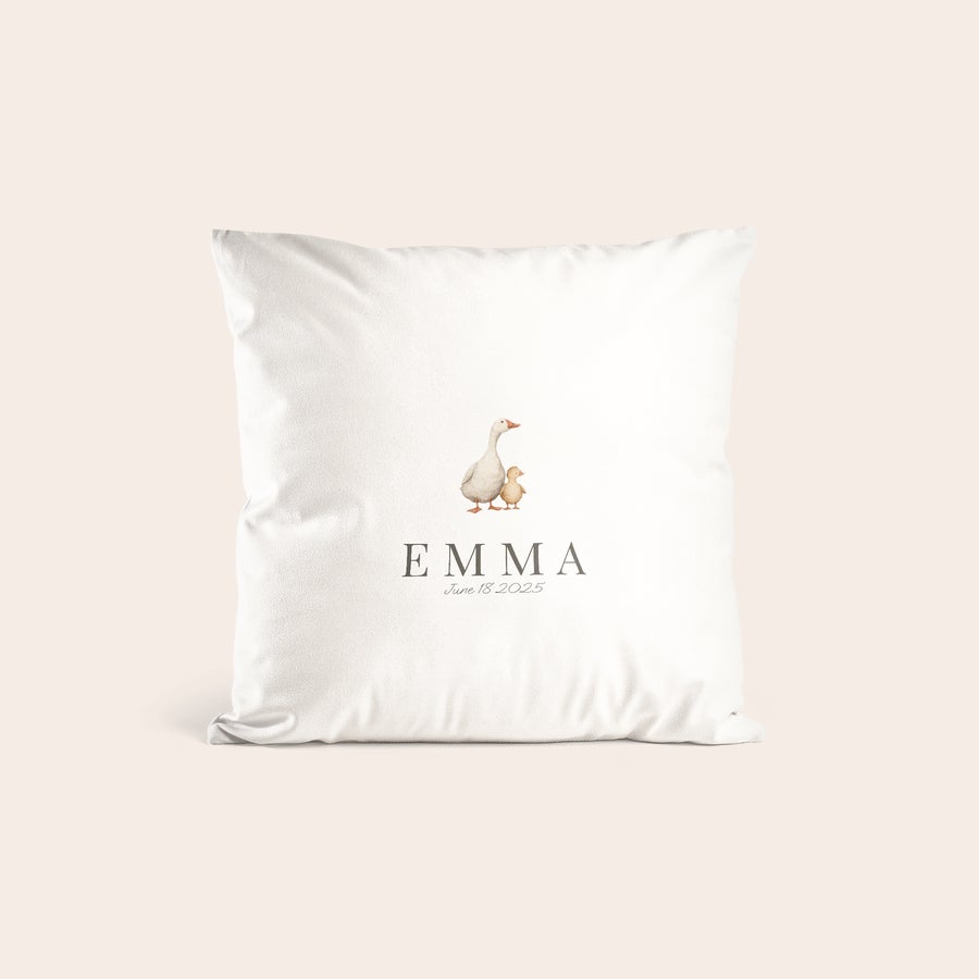 Coussin de naissance bébé personnalisé - 40x40 cm Coussin bébé blanc personnalisé imprimé avec le nom Emma et la date du 18 juin 2025 avec un canard et son petit