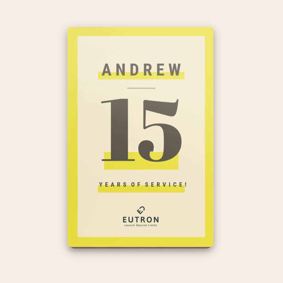 Lettre en chocolat Lettre en chocolat personnalisée avec Andrew 15 Years of Service et logo d'entreprise