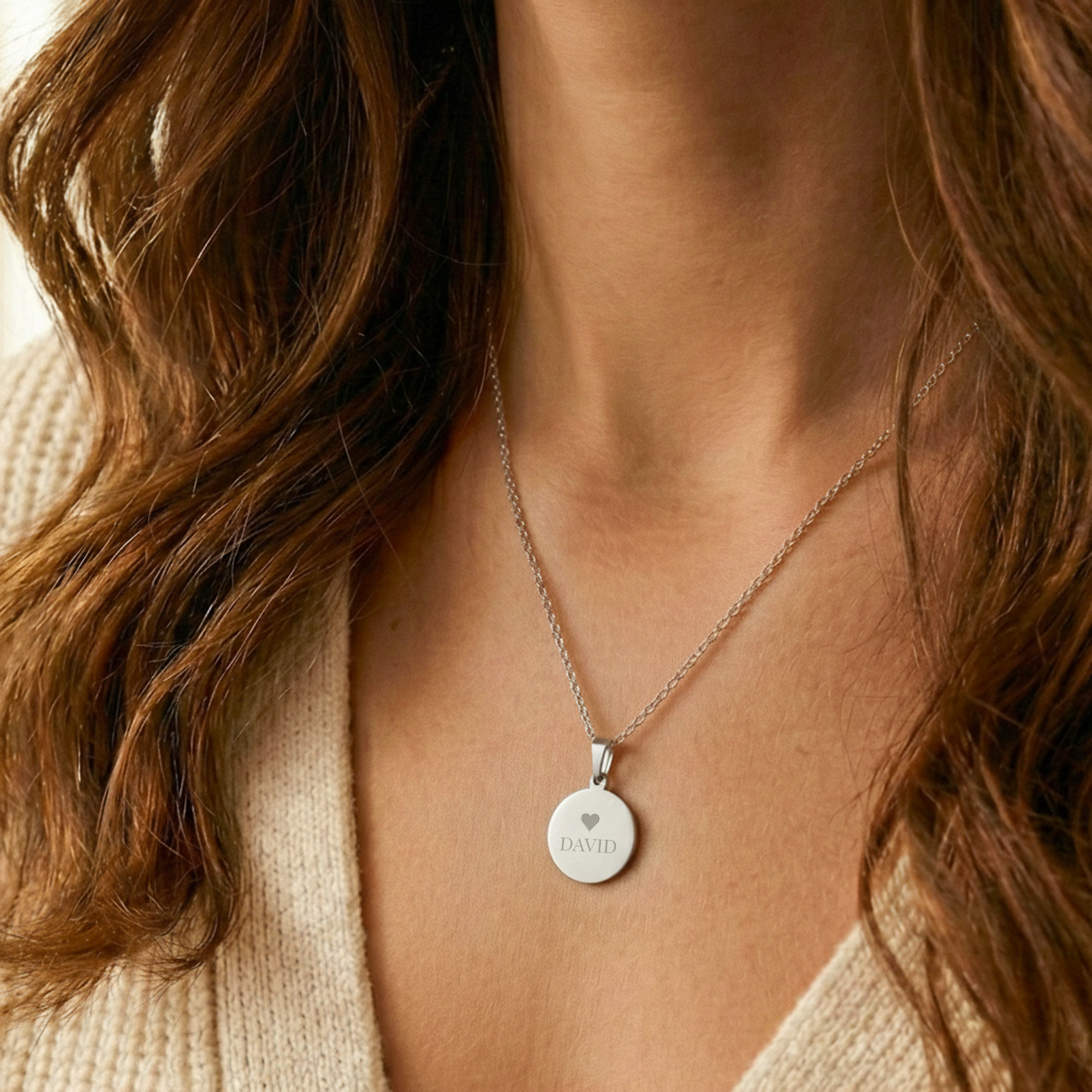 Collar con colgante redondo