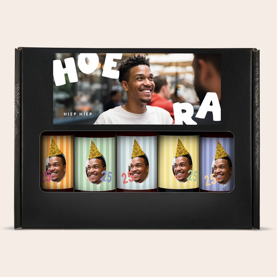 Bierpakket met individueel gepersonaliseerd flesjes Bierpakket met individueel gepersonaliseerd flesjes