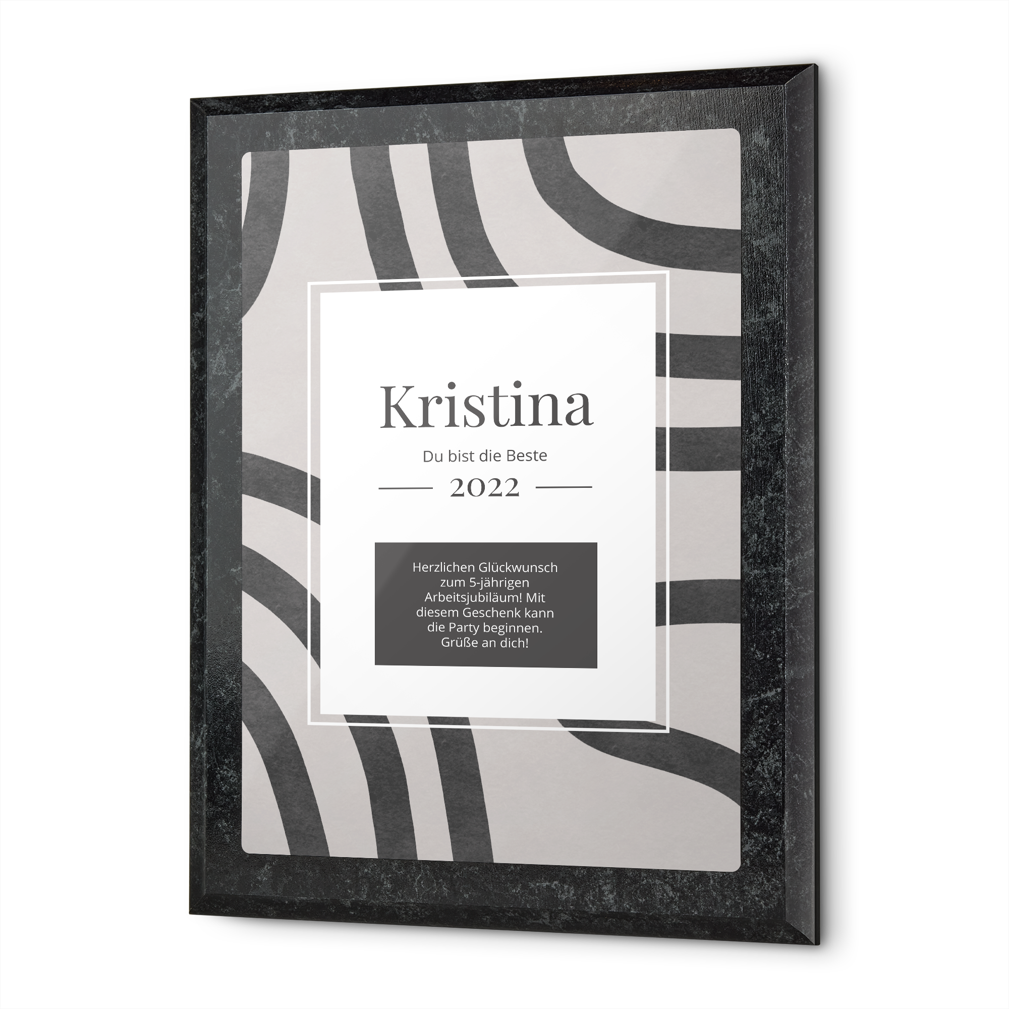 Personalisierte Urkunde mit dem Namen Kristina, dem Text "Du bist die Beste" und "Herzlichen Glückwunsch zum 5-jährigen Arbeitsjubiläum!", gedruckt mit einem individuellen Design.