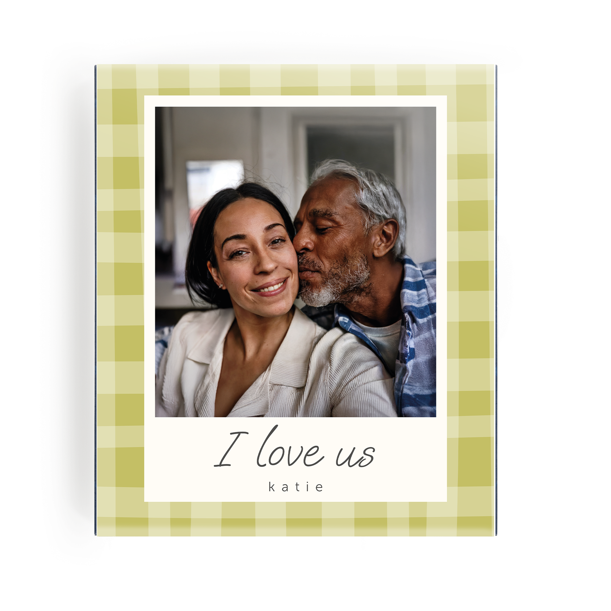 O Teu Refúgio Personalizado para Chá Aguarda, caixa de chá com foto impressa de casal e "I love us"