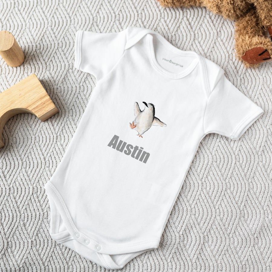 Macacão de Bebé Romper personalizado do bebê, branco com pinguim e nome Austin impresso