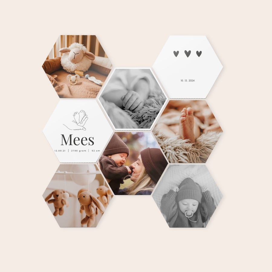 Placa de Parede Personalizada Painéis de arte de madeira com um design de colagem de 9 fotos impressas de bebê com data e nome personalizado Mees.