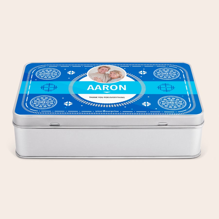 Caixa de Oreo Caixa vintage de Oreo azul personalizada com foto, nome Aaron e mensagem, para surpreender um amante de chocolate