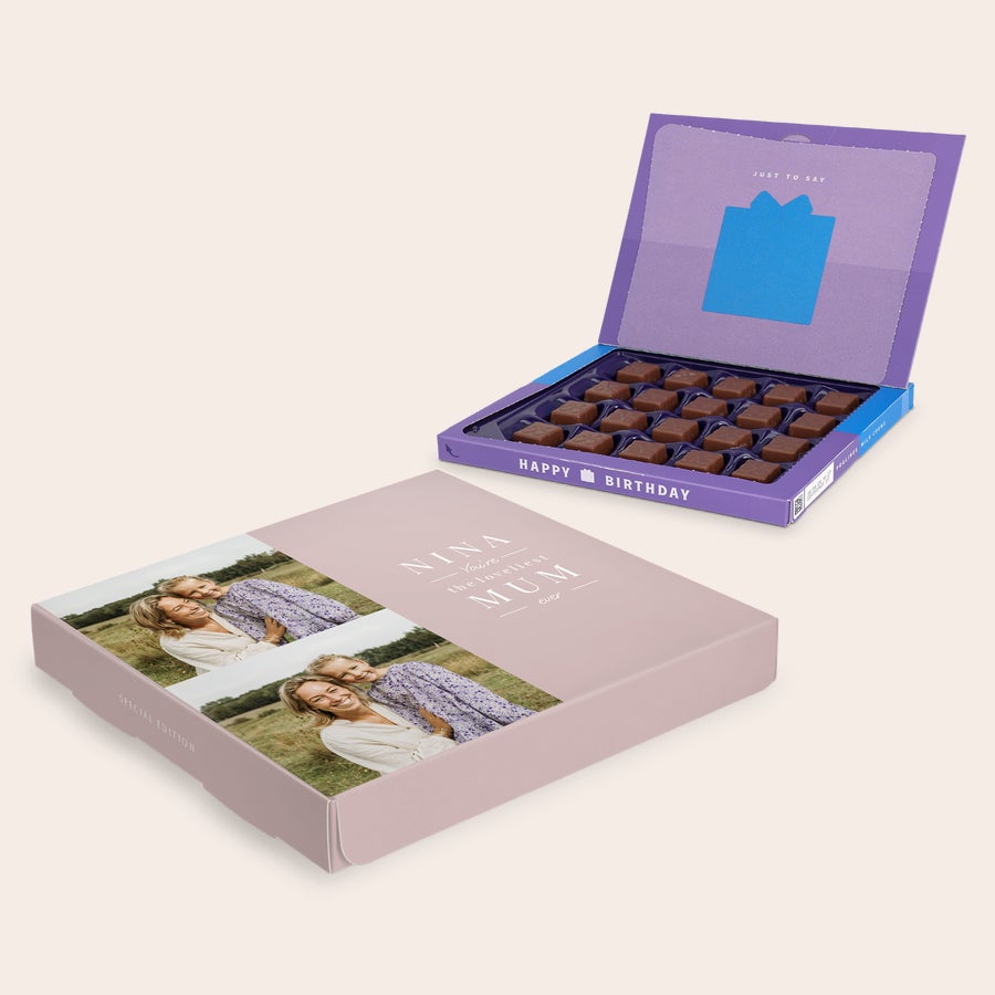 Praline Milka Ziua Mamei Cutie cadou personalizată de ciocolată Milka, imprimată cu o fotografie și textul Nina You're the loveliest Mum ever, ideală pentru Ziua Mamei.