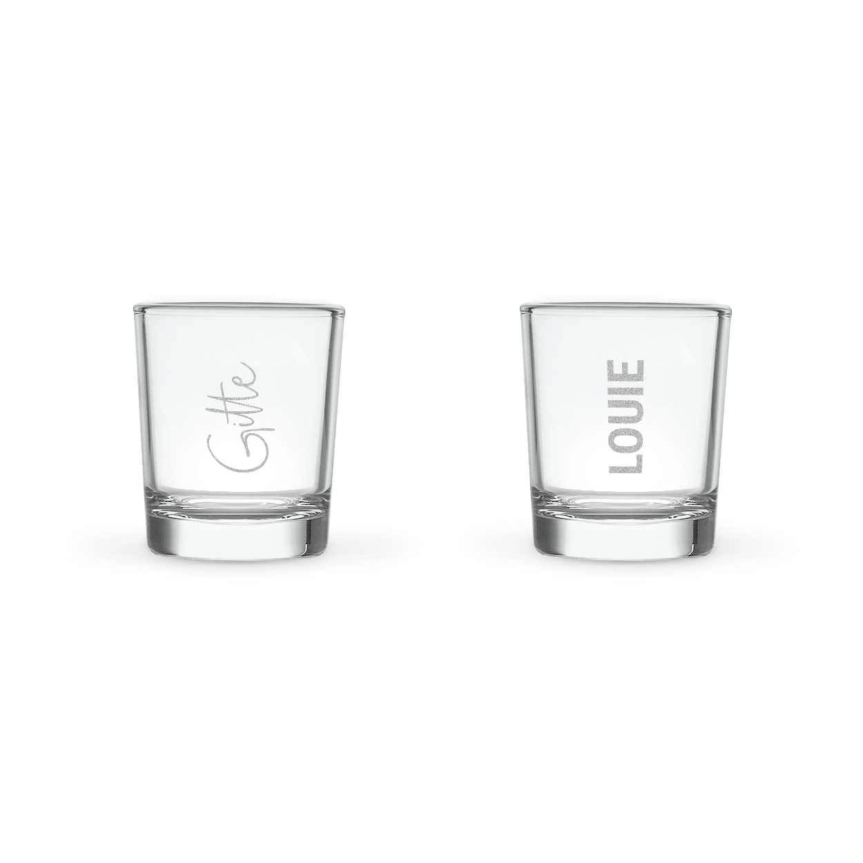 To personlige indgraverede shotglas med navnene "Gitte" og "Louie", perfekt til en blast.