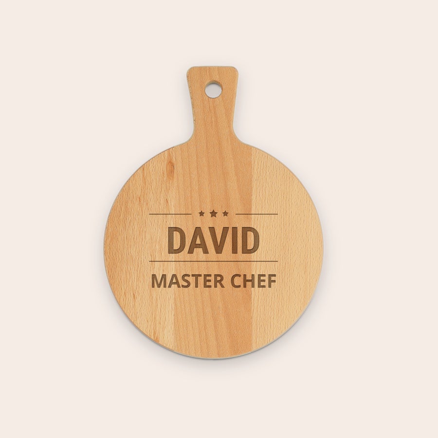 Tagliere per Aperitivo Personalizzato Tagliere in legno chiaro rotondo con manico, inciso con nome personalizzato David Master Chef e tre stelle