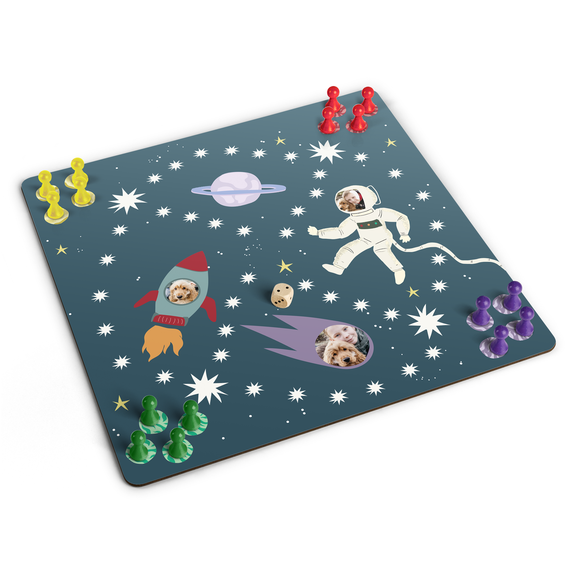 Un bel gioco da tavolo per famiglie personalizzato con foto a tema spaziale, con pedine e dadi