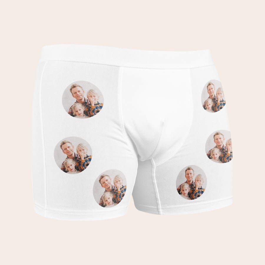 Boxer personalizzati Boxer bianco da uomo, personalizza con foto stampate di un padre e due bambini su tutta la superficie, per un regalo unico