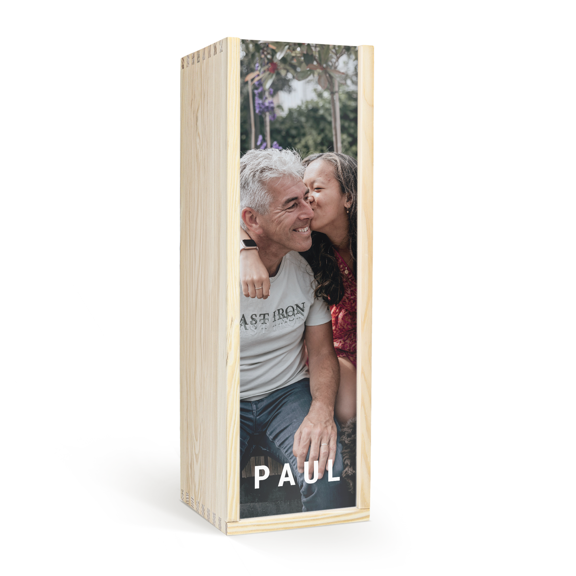 Botella de ginebra en caja personalizada con foto de pareja y el nombre Paul impreso.