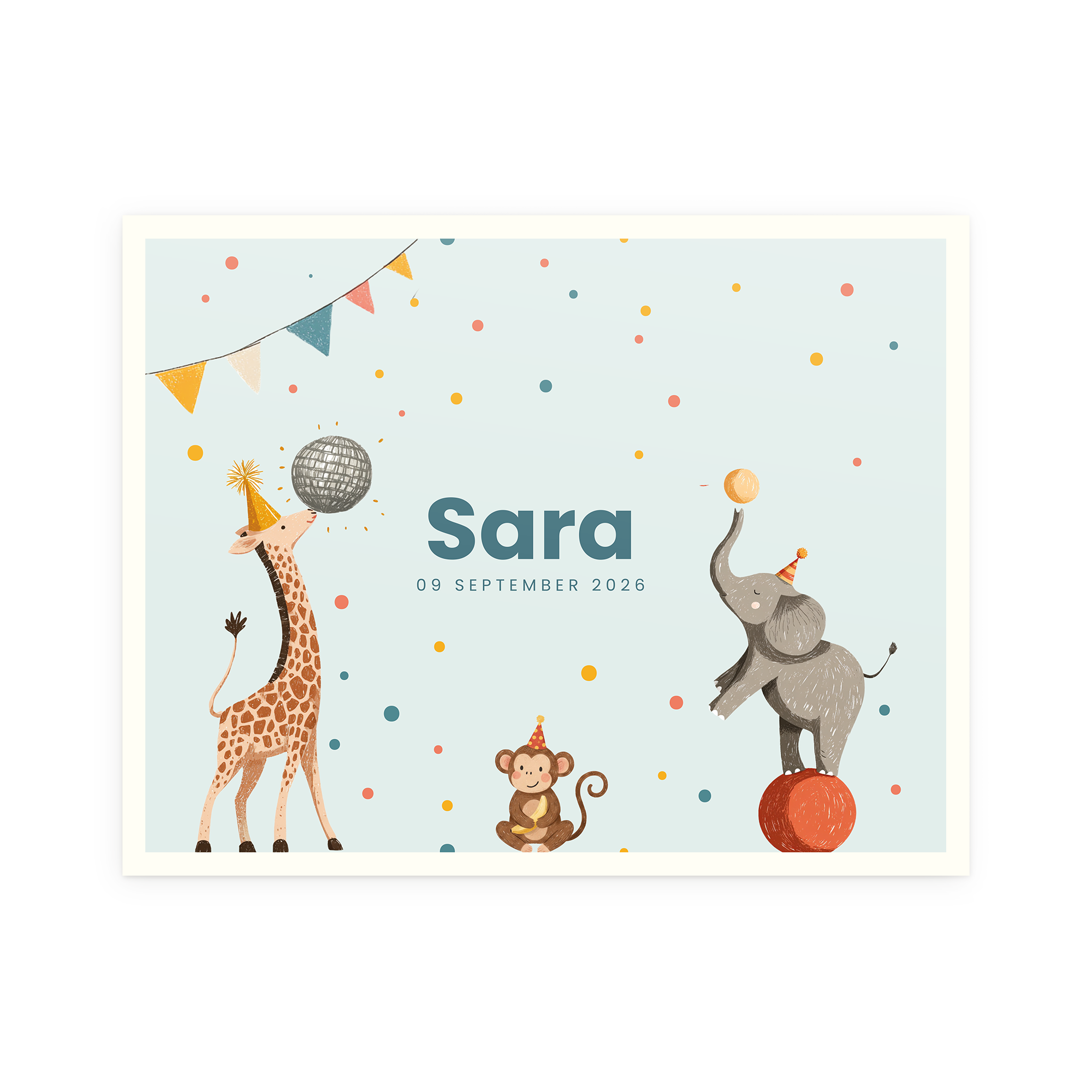 Personalisiertes Geburtstagsposter mit Namen Sara und Datum 09 September 2026, bedruckt mit Dschungeltieren und bunten Punkten.