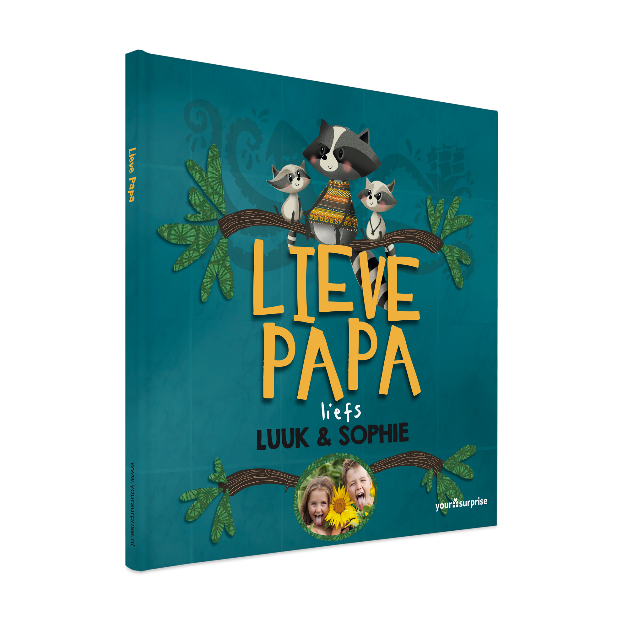 Gepersonaliseerd kinderboek Lieve Papa met wasbeerfamilie, de namen Luuk & Sophie en een foto van twee kinderen. Dit leuke boek kun je laten zien hoeveel jouw papa voor je betekent.