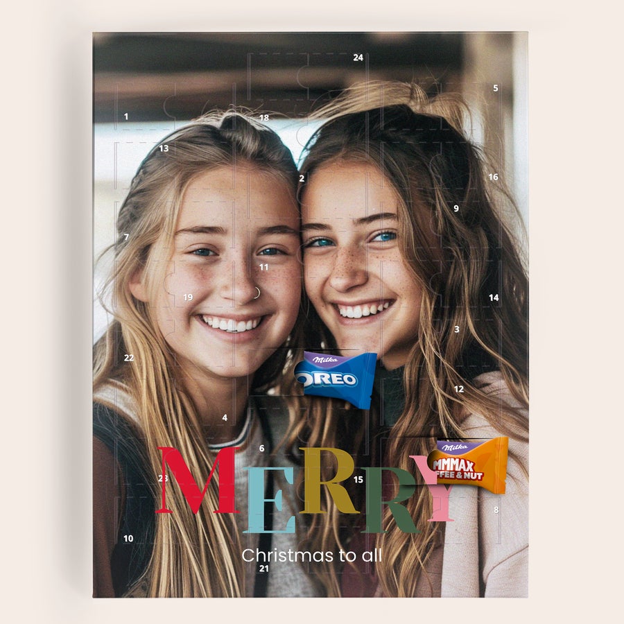 Calendar de advent personalizat Milka Favourites Calendar de advent personalizat cu fotografia a două fete și textul Merry Christmas to all.