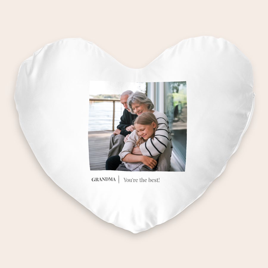 Cuscino Personalizzato - Cuore Cuscino a forma di cuore personalizzato con la vostra foto stampata e la scritta Grandma You're the best