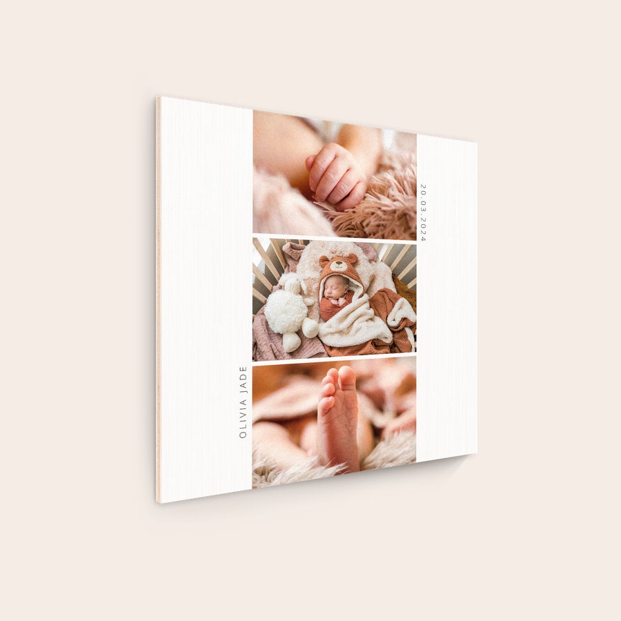 Foto op hout afdrukken Houten fotopaneel met drie foto's van een baby en de geprinte naam Olivia Jade en datum 20.03.2024