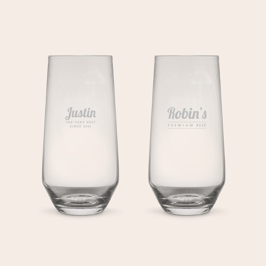 Personalisierte trinkgläser Zwei personalisierte Trinkgläser, laser-graviert mit Namen Robin und Justin.
