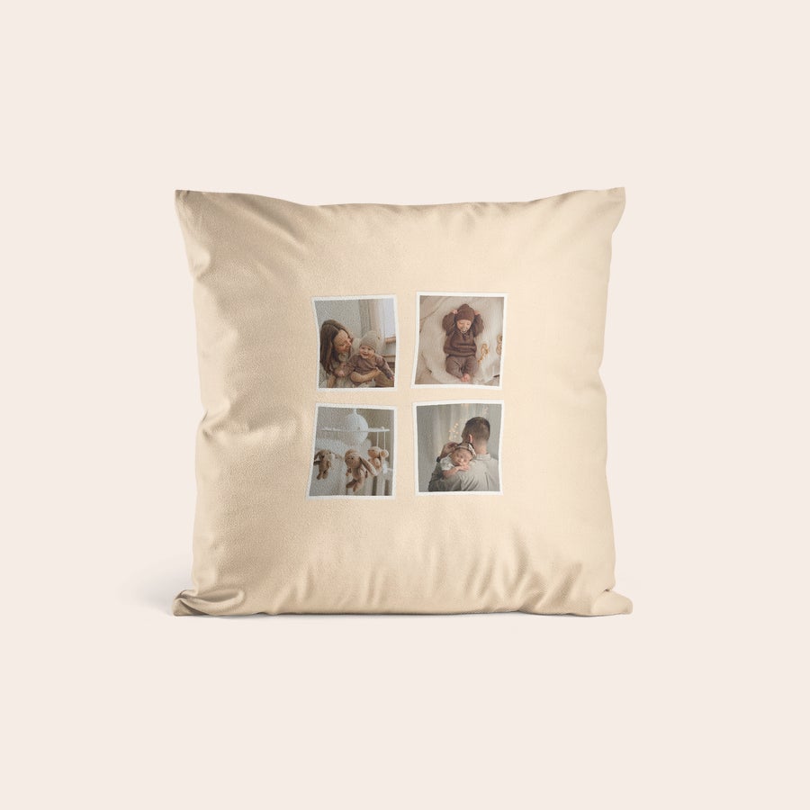 Coussin personnalisé photo Housse de coussin personnalisée beige avec quatre photos de bébé imprimées pour transformer un espace.