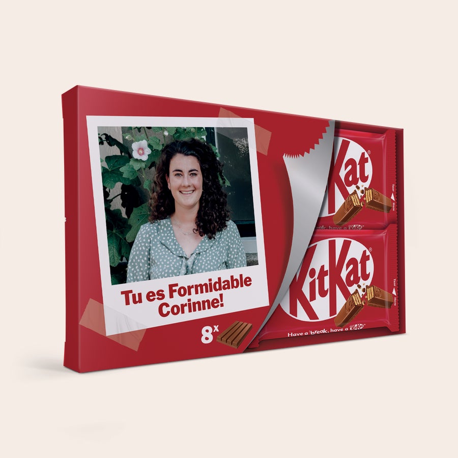Coffret cadeau personnalisé avec barres KitKat Coffret cadeau KitKat personnalisé avec photo Corinne et texte Tu es Formidable